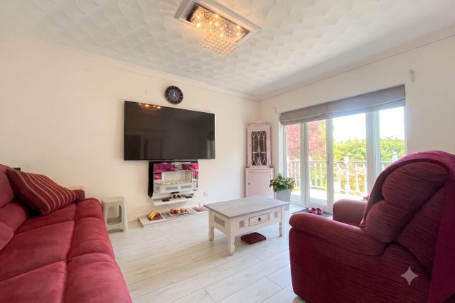39 Hillary Crescent, Luton, Bedfordshire photo 3