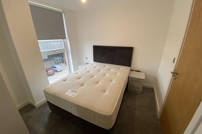 Flat to rent in Craven Street, Salford