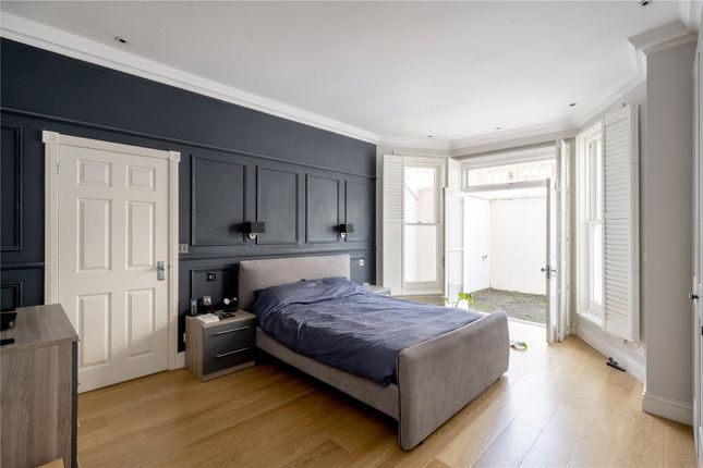 Flat to rent in Randolph Crescent, Little Venice, London