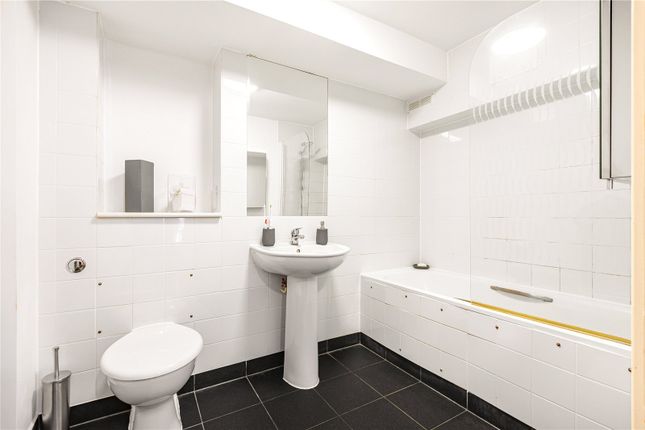 Flat for sale in White Lion Street, London