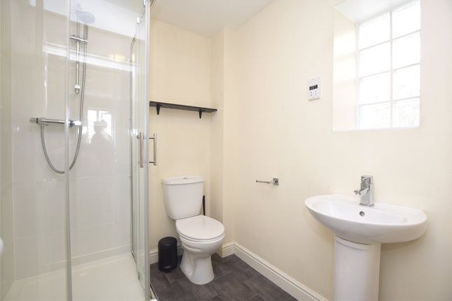 Room 2, 91, Sheldons Court, Cheltenham photo 2