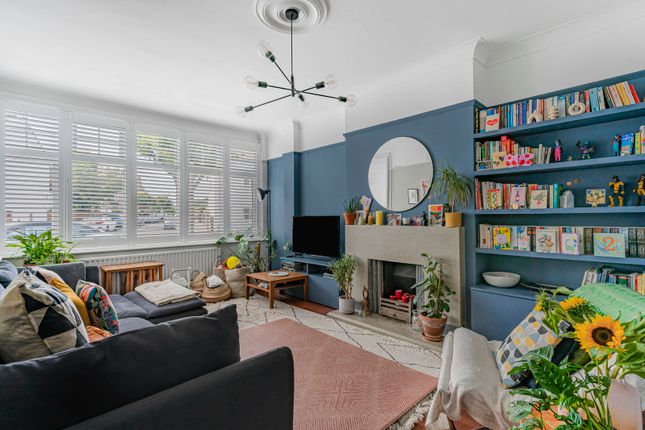 54, Bishops Park Road, London photo 2