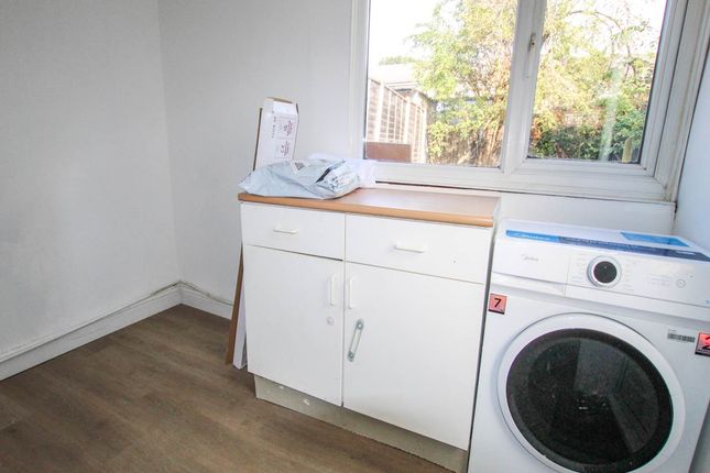 Brickfield Lane, Hayes Middlesex photo 5