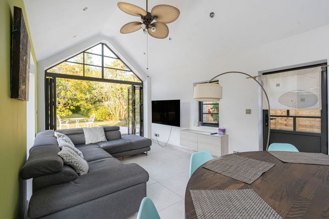 70, Comptons Lane, Horsham photo 4