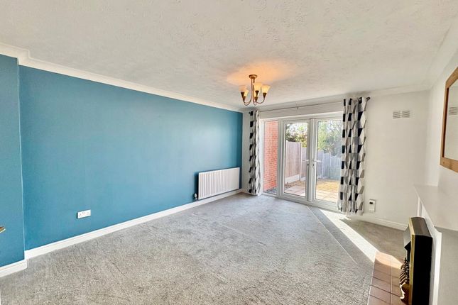 7, Perrott Gardens, Brierley Hill photo 4