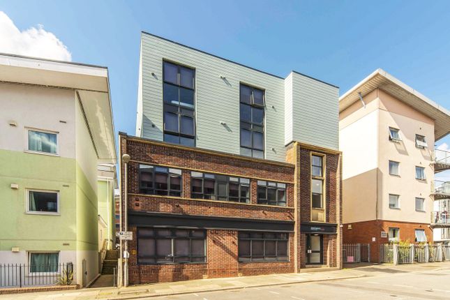 Thumbnail Property for sale in Verney Street, Exeter