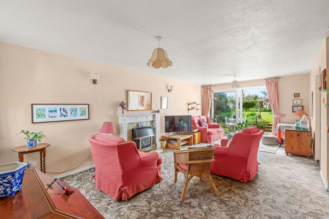 19 Haglis Drive, Aylesbury photo 3