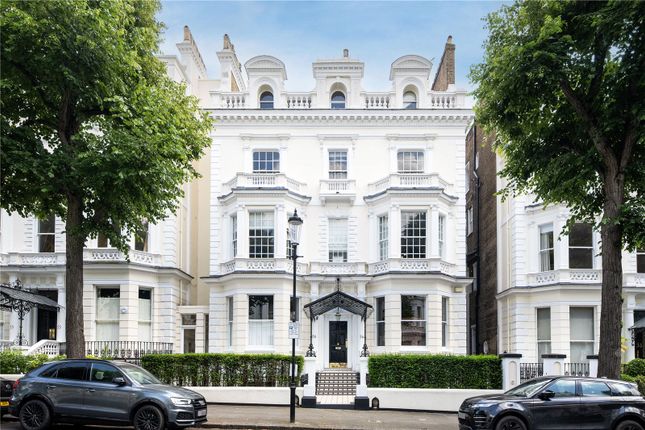 Thumbnail Flat for sale in Holland Park, London