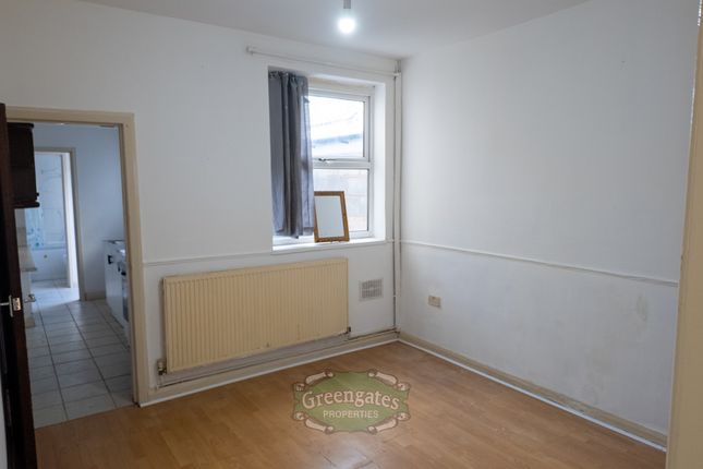 16 Medina Road, Birmingham photo 4