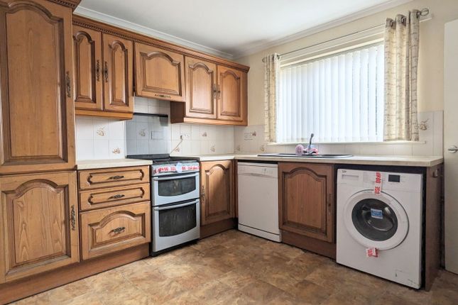 88, Ledburn, Skelmersdale photo 4