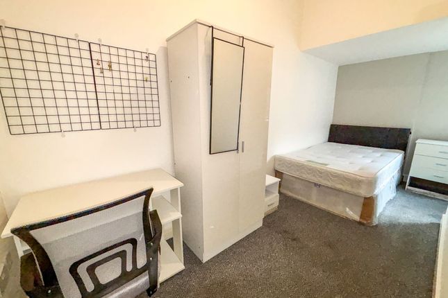 Room 2, 9 Cotesheath Street, Stoke-on-Trent photo 4