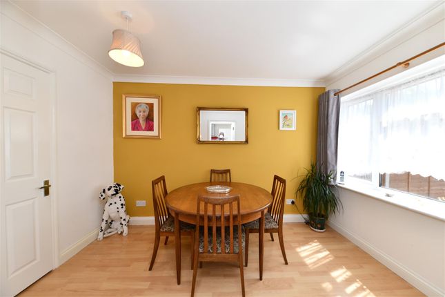36, Green Street, Stevenage photo 3