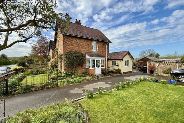 4-bed semi-detached on 4,Elmview, Barbers Bridge, Gloucester, £365,000