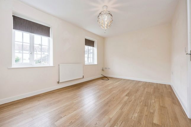 Town house for sale in Scarlett Avenue, Wendover, Aylesbury