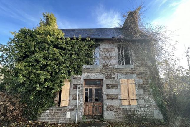 Detached house for sale in La-Chapelle-Uree, Basse-Normandie, 50370, France