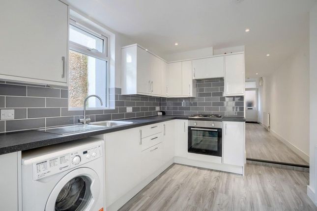 Flat to rent in Eastern Road, Brighton