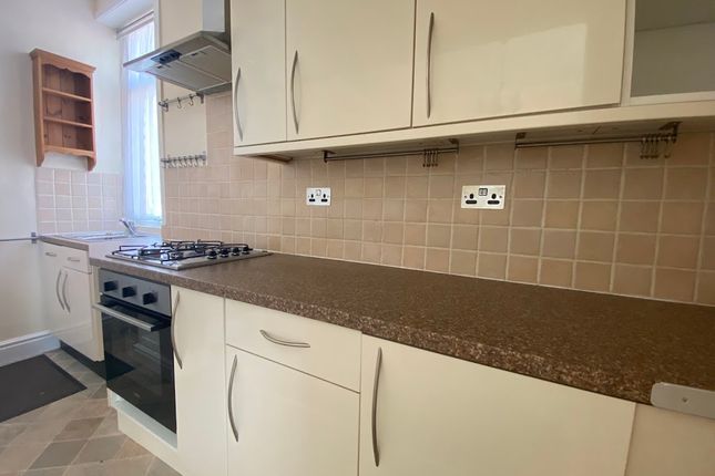 2-bed house on 8, KEIGHLEY, £750/mo