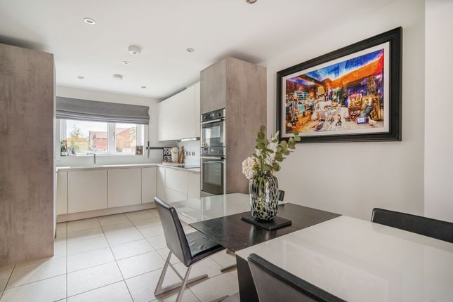 15, Muntjac Drive, Stratford-Upon-Avon photo 4