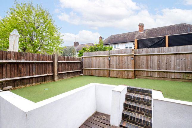 Flat for sale in Barcombe Avenue, Streatham Hill, London