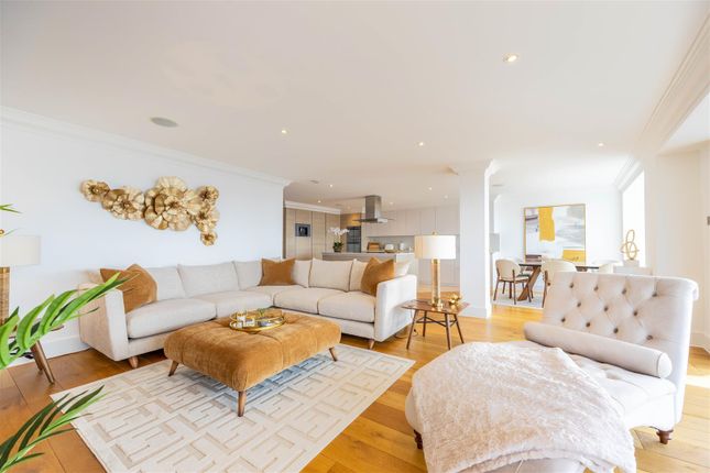 E18, The Shore 22-23, The Leas, Chalkwell photo 3