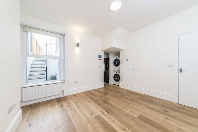 60, East Hill, London photo 4
