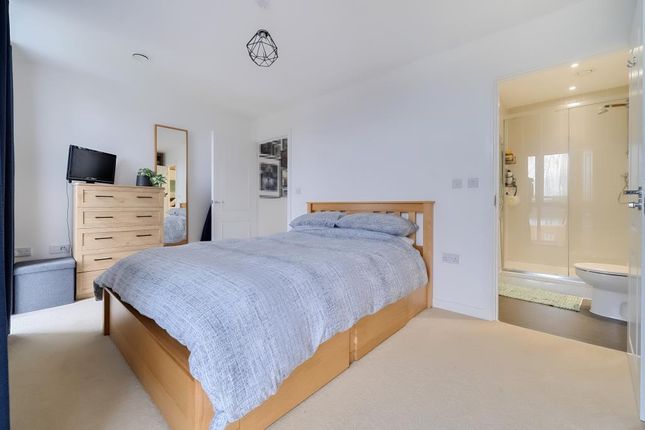 Flat for sale in Reading, Berkshire