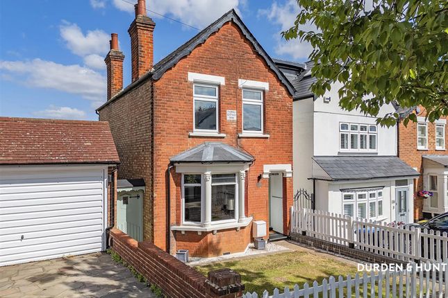 3-bed house on 28 Blackacre Road, Epping, £750,000