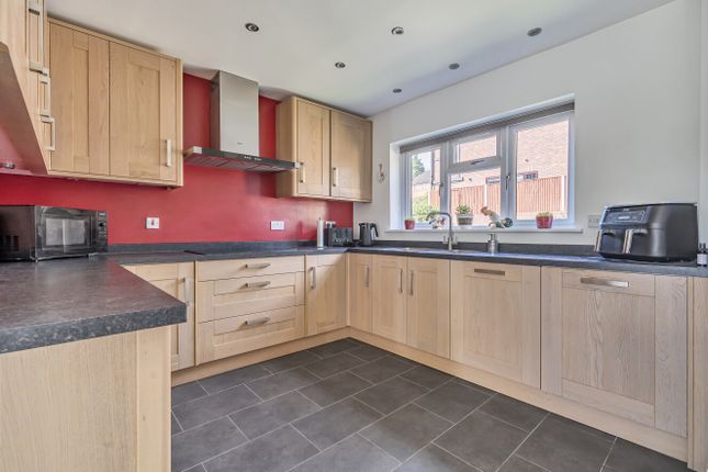 3, Rushall Close, Reading photo 3