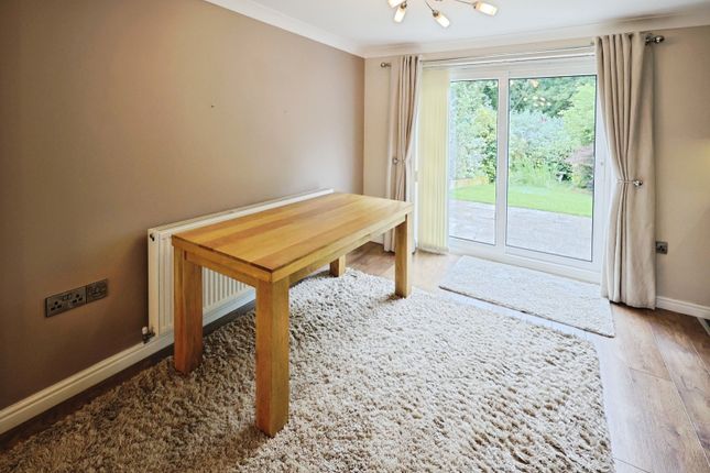 8, Robinson Close, Crook photo 4