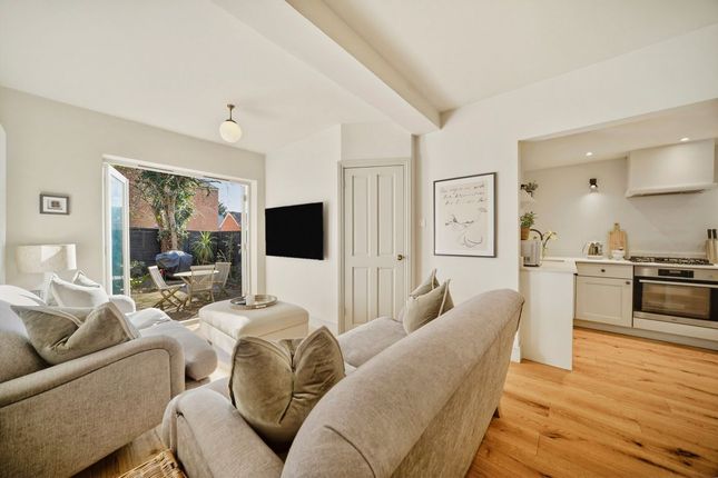 Lawrence House, Lawrence Road, London photo 2