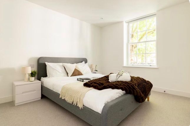 5 Dorigen Court, Lisgar Terrace, London photo 5