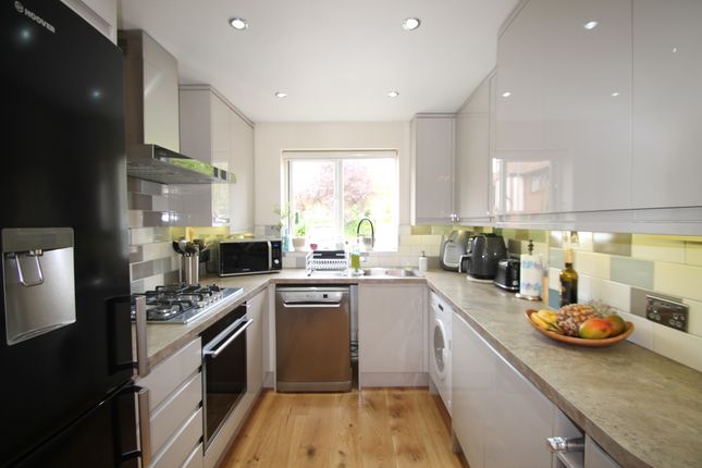 10A, Greenhithe photo 2