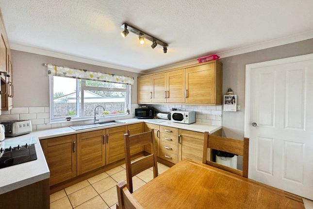 Lanteglos, 16 Tregenna Fields, Cornwall photo 3