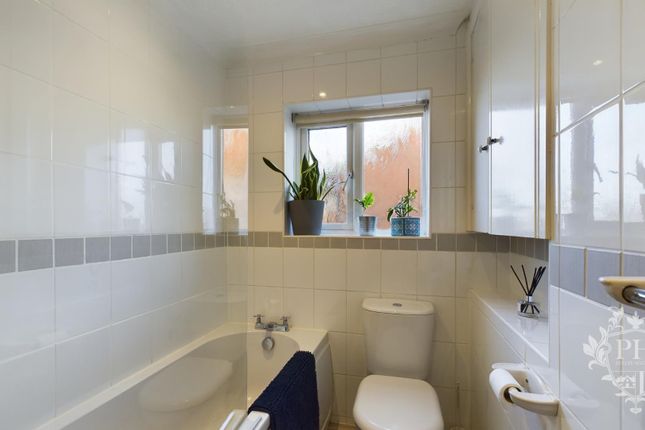 38, Nursery Gardens, Yarm photo 3