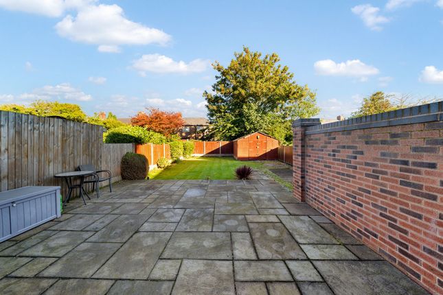 18 Lilac Avenue, Widnes photo 4