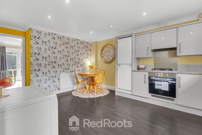 10, Waterpark View, Pontefract photo 2