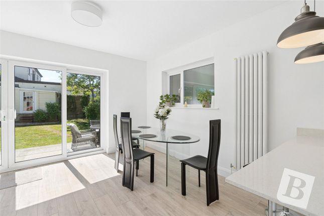 2, Bowden Drive, Hornchurch photo 3