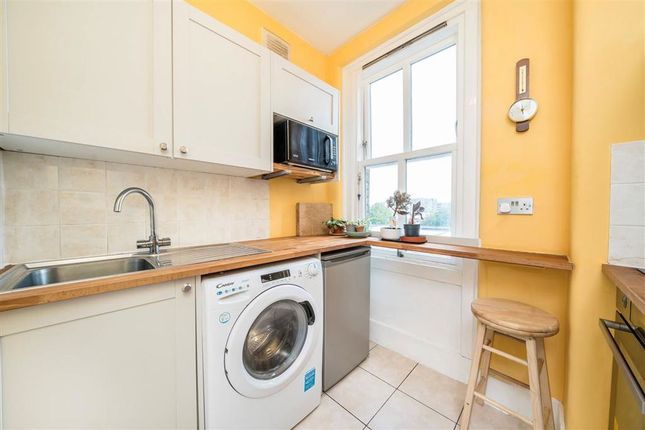 67 Kingsley Flats, Old Kent Road, London photo 3