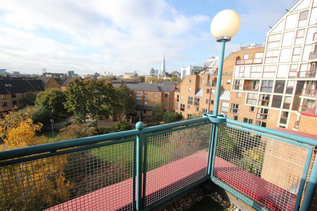 Flat to rent in Leeward Court, Quay 430, Wapping