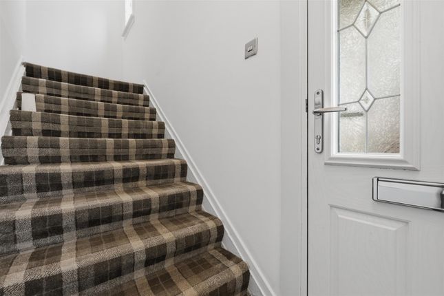 37, Barrie Quadrant, Clydebank photo 3