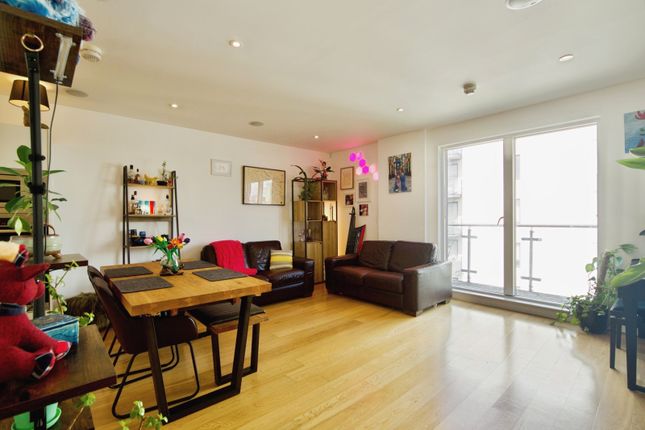 Flat 702 Ceram Court, 10, Seven Sea Gardens, London photo 4