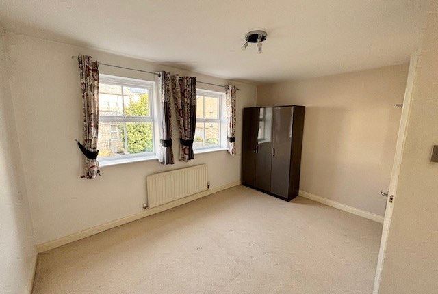 8, Paslew Court, Keighley photo 5