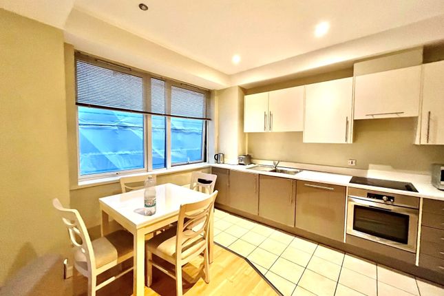 Apt 311, Manchester photo 4