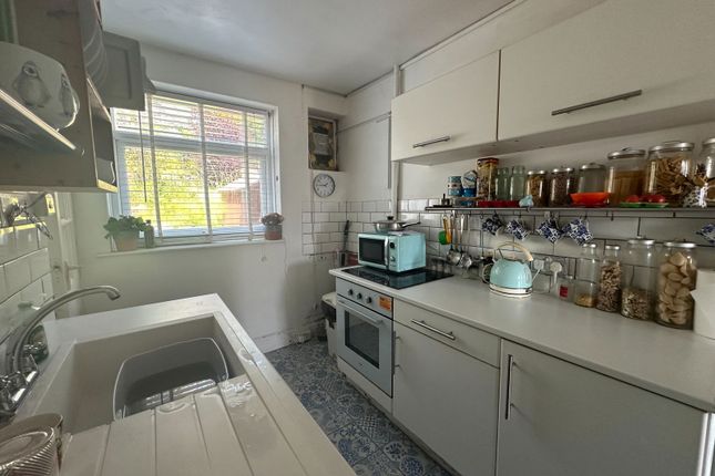 177, Hele Road, Torquay photo 2