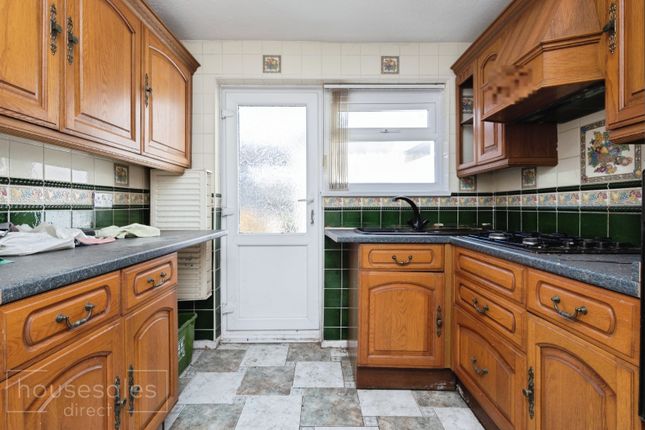 4, Yew Street, Merthyr Tydfil photo 3