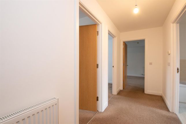 29, Harley Drive, Milton Keynes photo 5