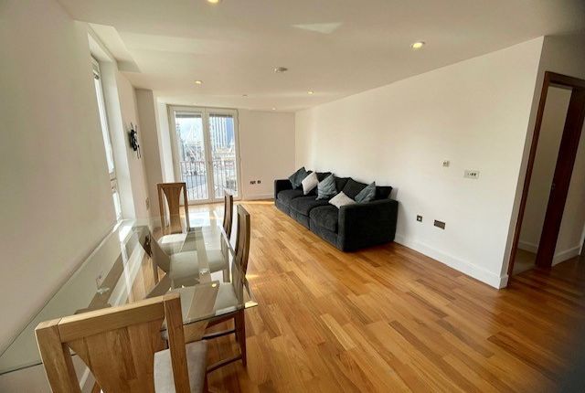 Flat to rent in The Hayes, Cardiff