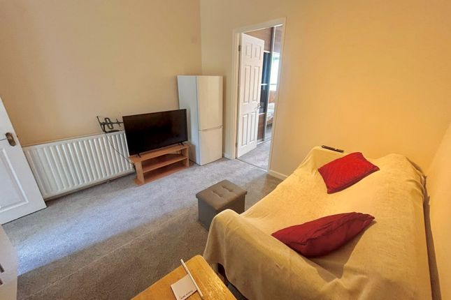 Annex, 22, Blenheim Road, Bromley photo 5