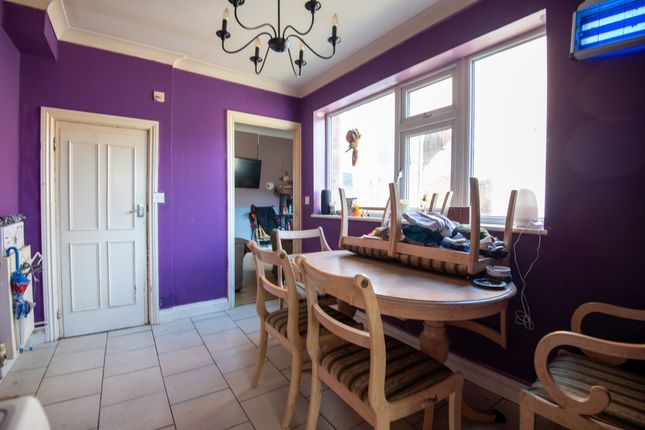 18 Queen Street, Rushden photo 4