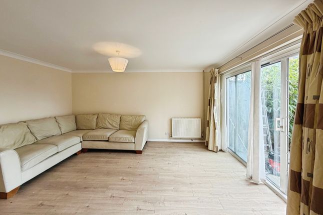 313, Croxley View, Hertfordshire photo 3